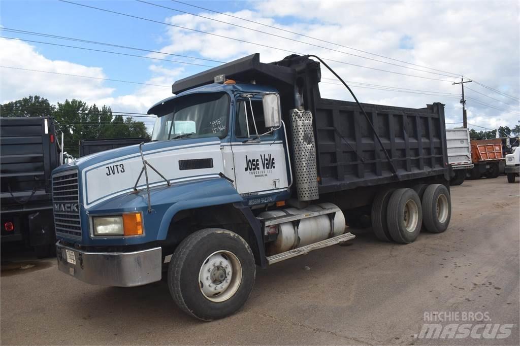 Mack CH613 Lastbiler med tip
