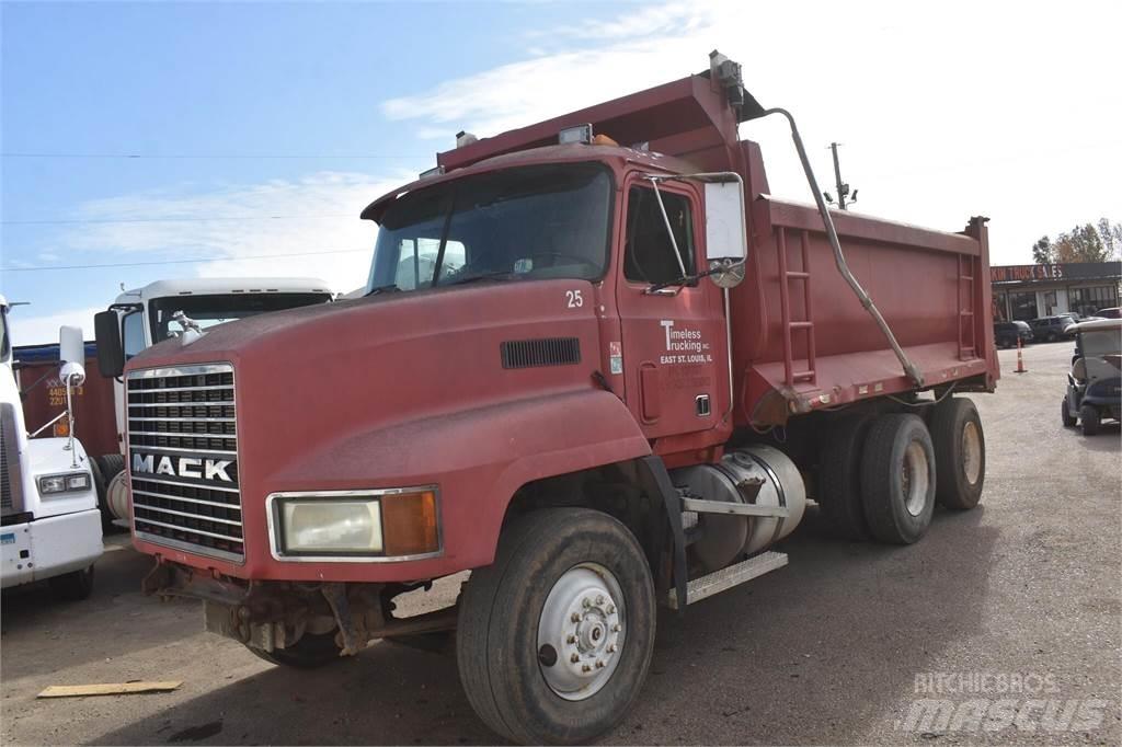 Mack CH613 Lastbiler med tip