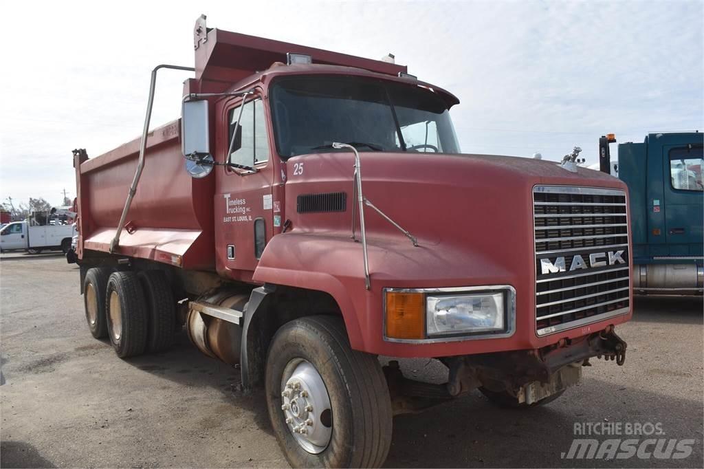 Mack CH613 Lastbiler med tip