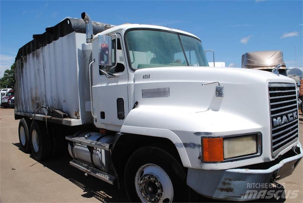 Mack CH613 Lastbiler med tip