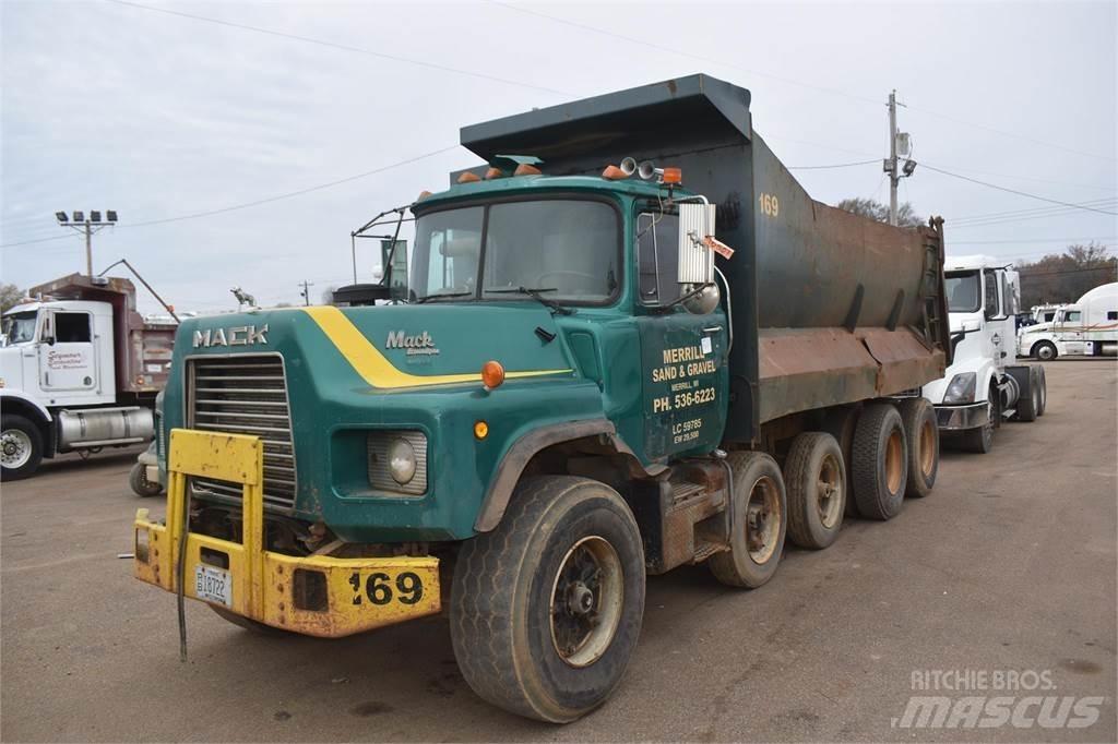 Mack DM688 Lastbiler med tip