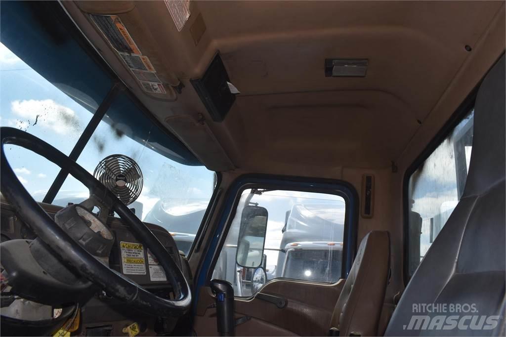 Mack GRANITE CV713 Lastbil med kran