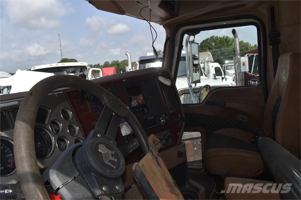 Mack GRANITE GU713 Lastbiler med tip