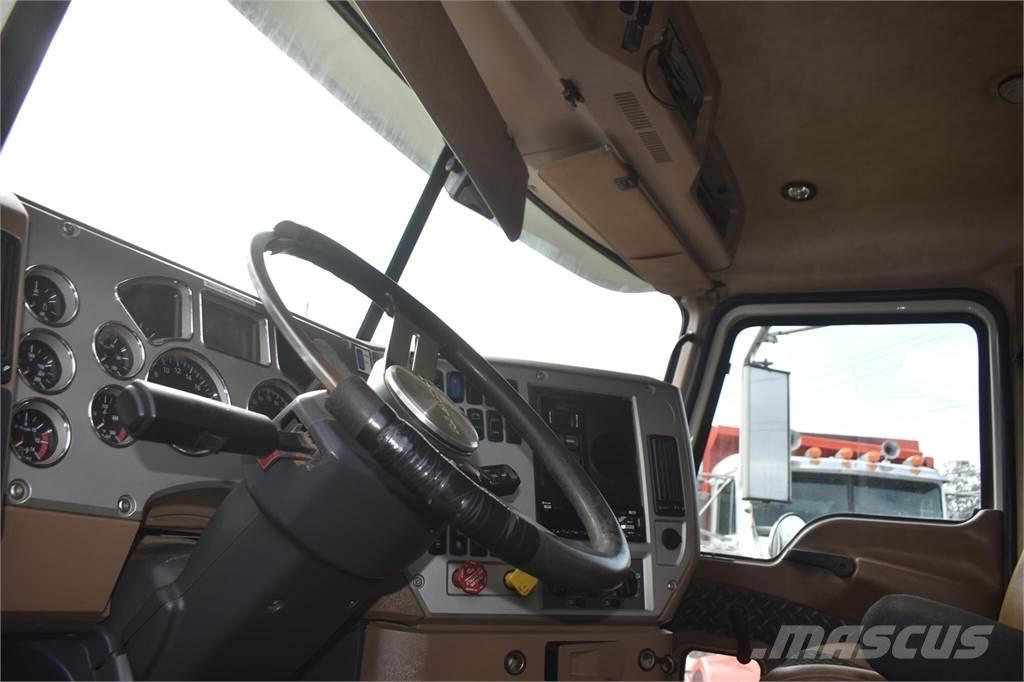 Mack GRANITE GU713 Lastbiler med tip