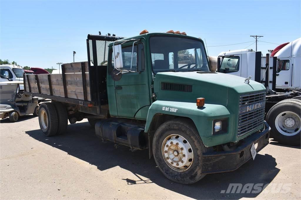 Mack MIDLINER CS200 Lastbiler med tip