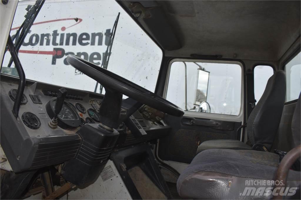 Mack MIDLINER CS300 Lastbil med kran
