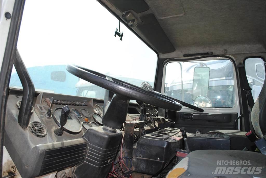Mack MIDLINER MS250 Fejebiler