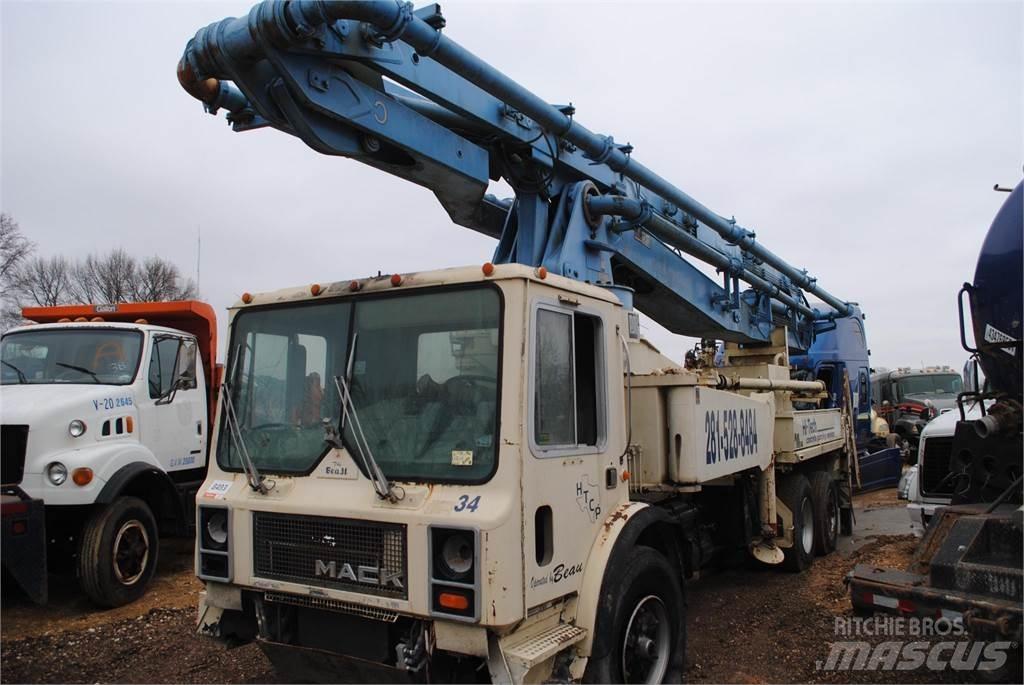 Mack MR686S Betonbiler