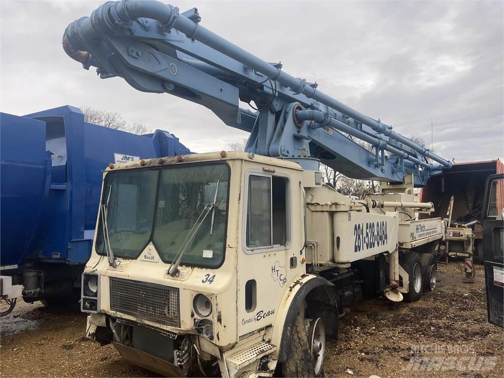 Mack MR686S Betonbiler