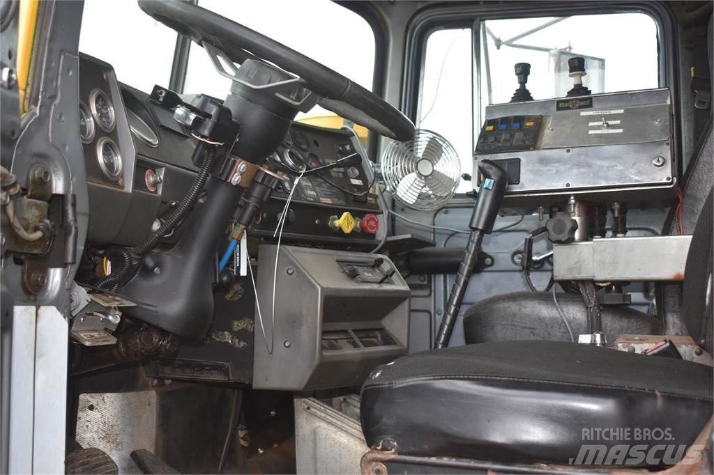 Mack RD688S Lastbiler med tip