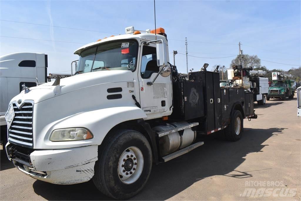Mack VISION CX612 Forsvar/Miljø
