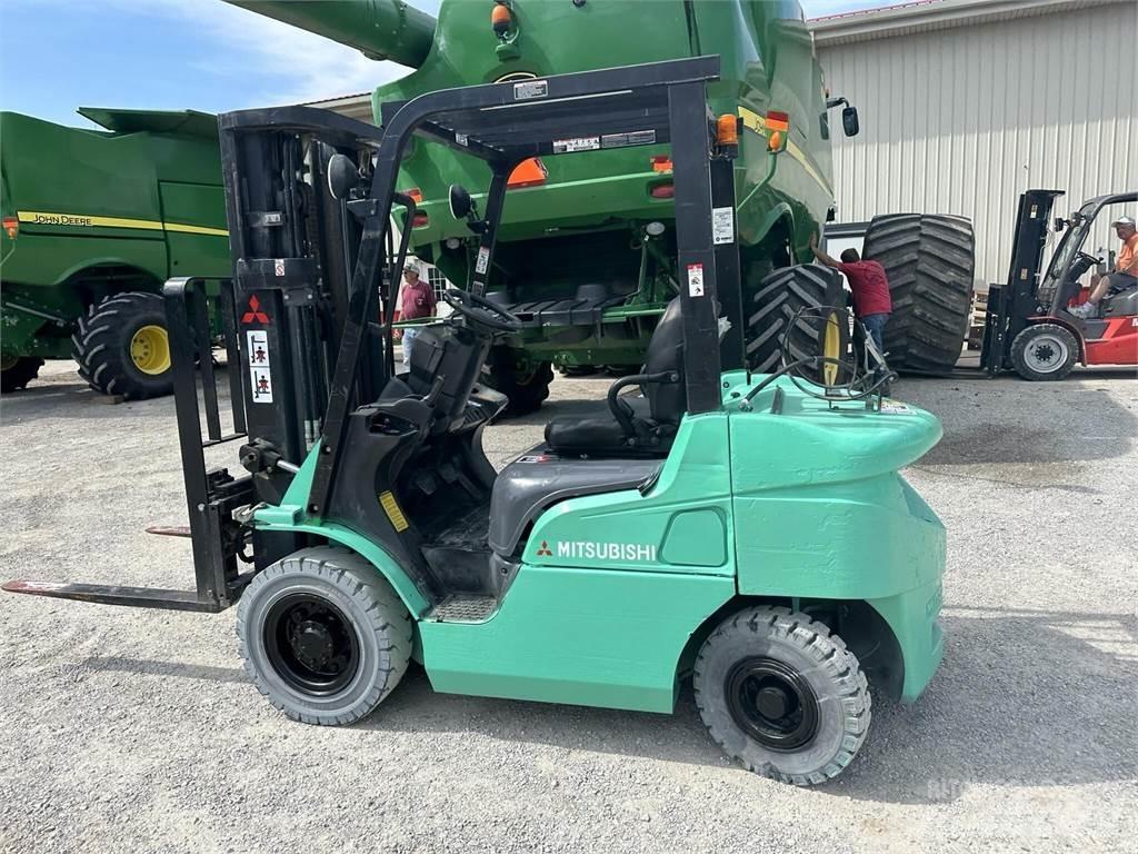 Mitsubishi FG25N Gaffeltrucks - andre