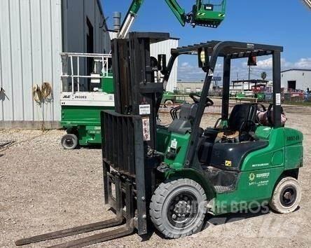 Mitsubishi FG25N Gaffeltrucks - andre