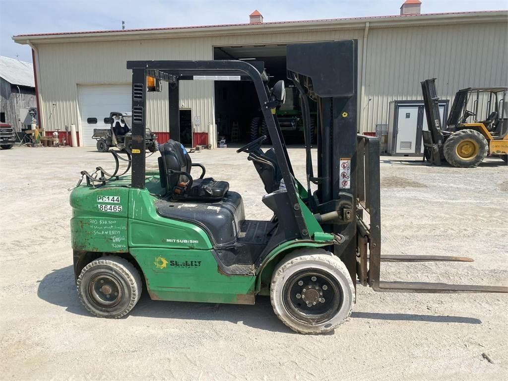Mitsubishi FG30N Gaffeltrucks - andre
