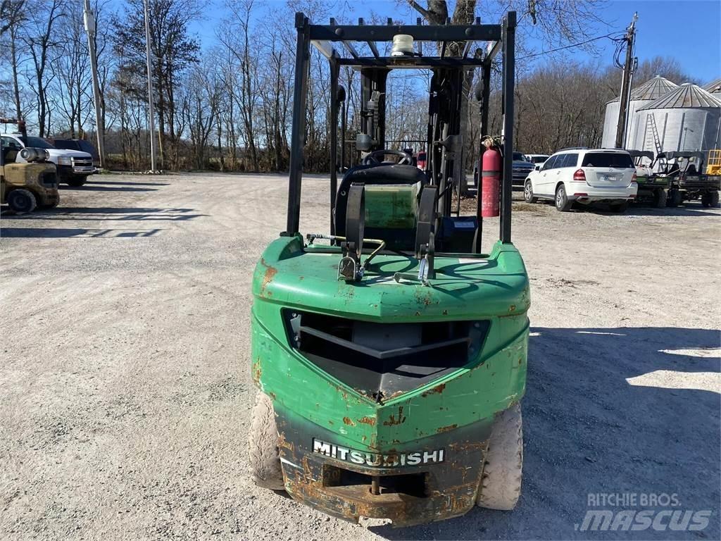 Mitsubishi FG30N Gaffeltrucks - andre