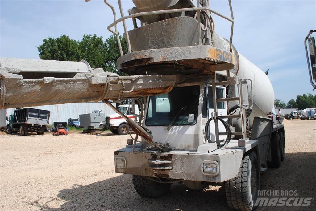 Oshkosh F2146 Betonbiler