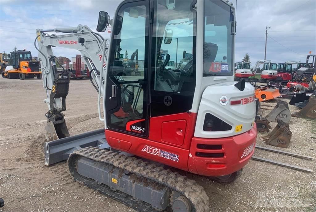 Takeuchi TB235-2 Minigravemaskiner