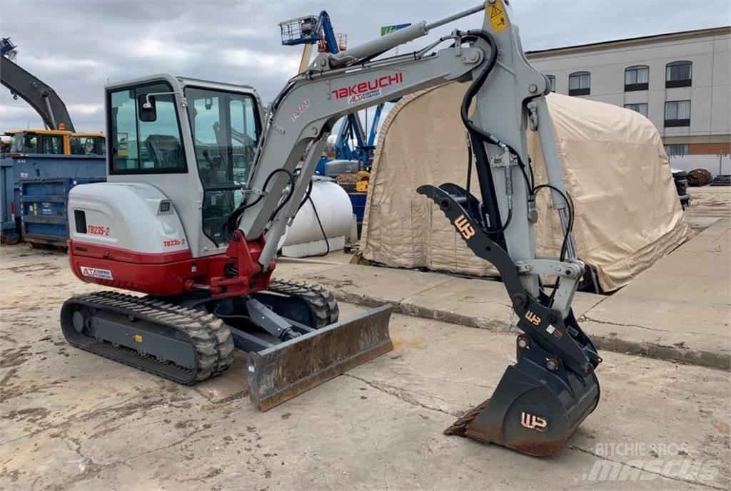 Takeuchi TB235-2 Minigravemaskiner