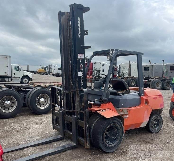 Toyota 7FDU45 Gaffeltrucks - andre