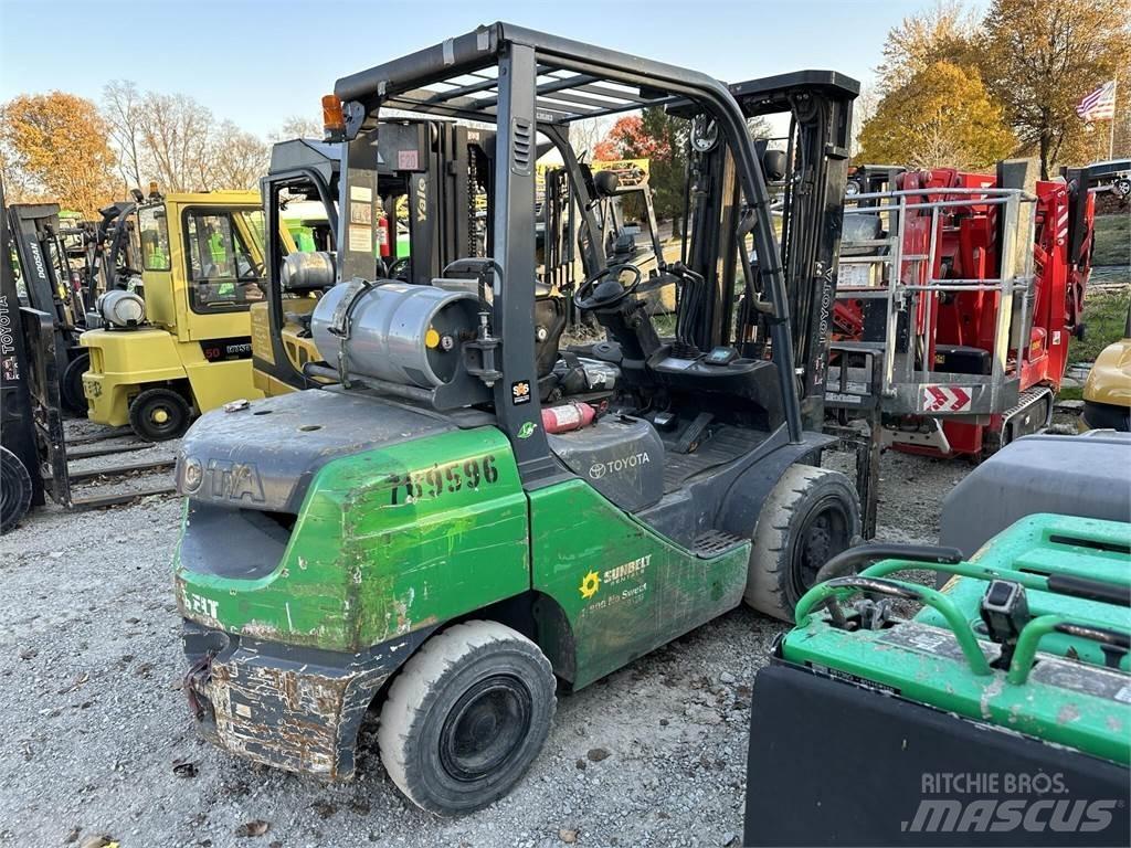 Toyota 8FGU30 Gaffeltrucks - andre