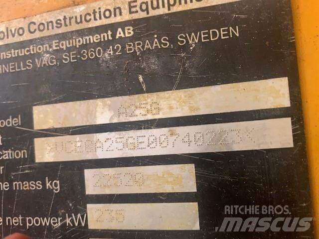 Volvo A25G Tankvogne - vand