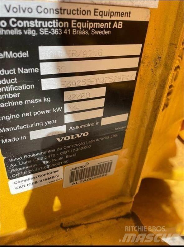 Volvo A25G Terrængående lastbiler