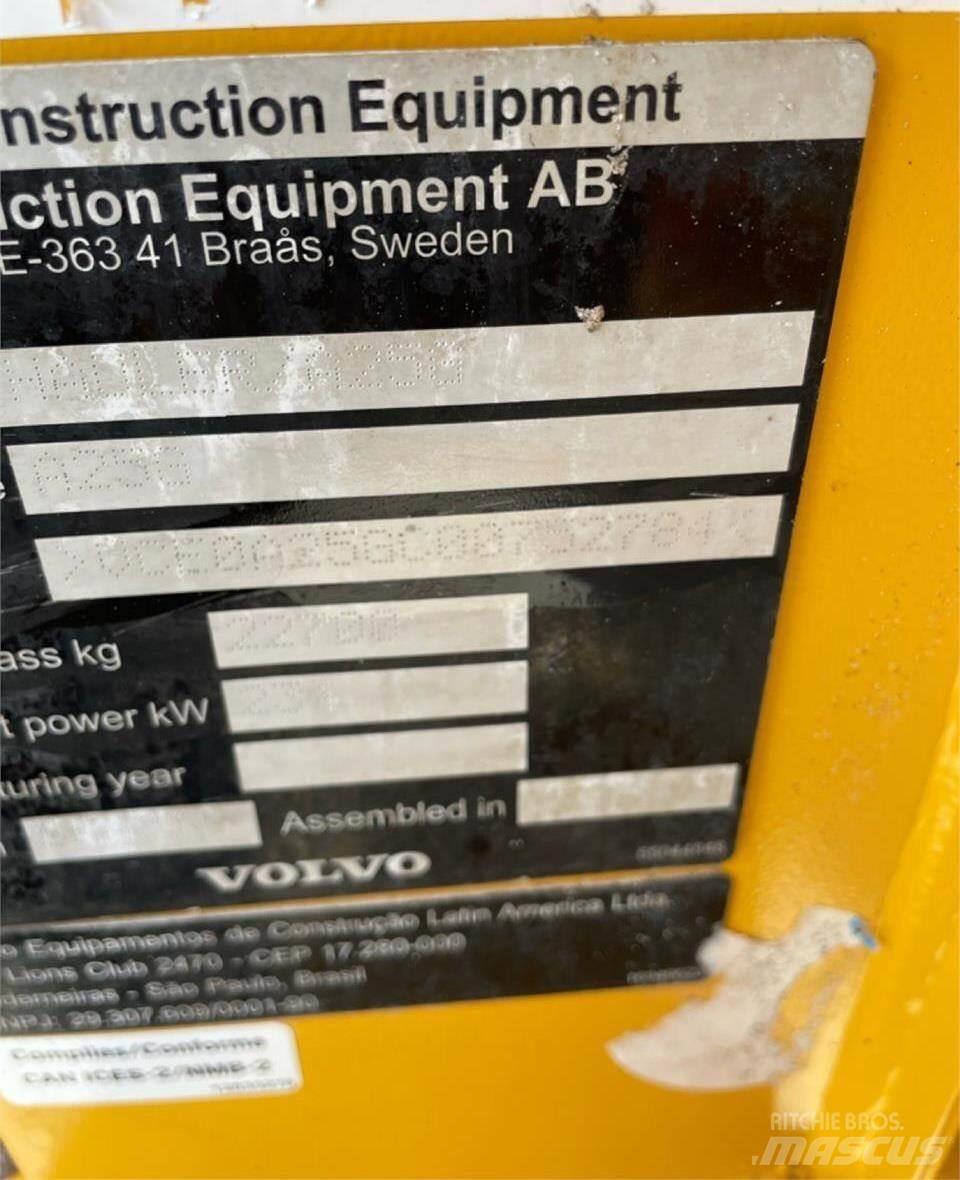 Volvo A25G Terrængående lastbiler