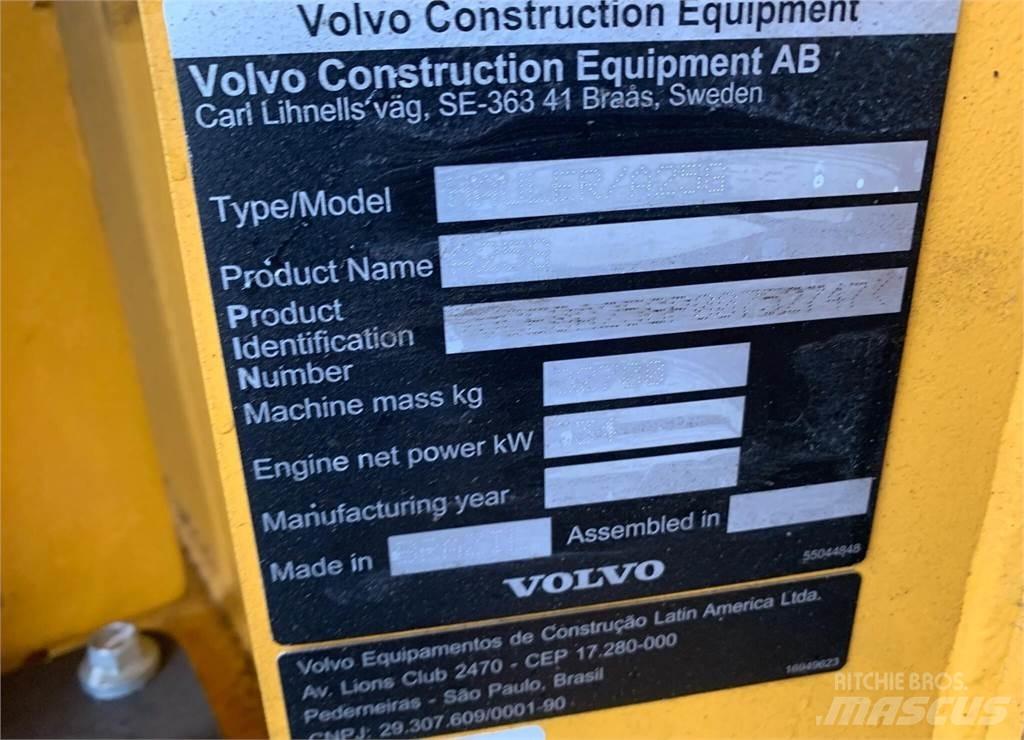 Volvo A25G Terrængående lastbiler
