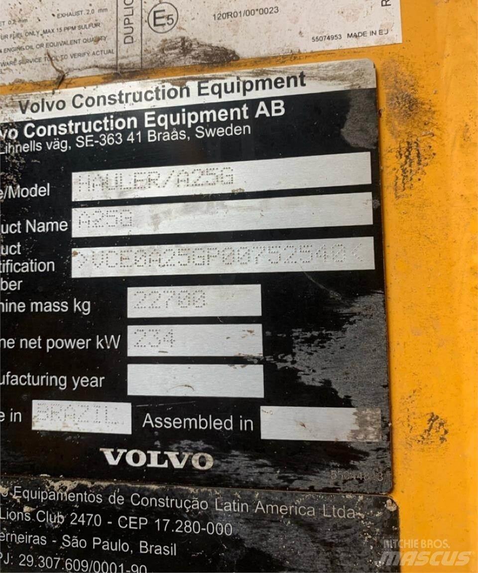 Volvo A25G Terrængående lastbiler