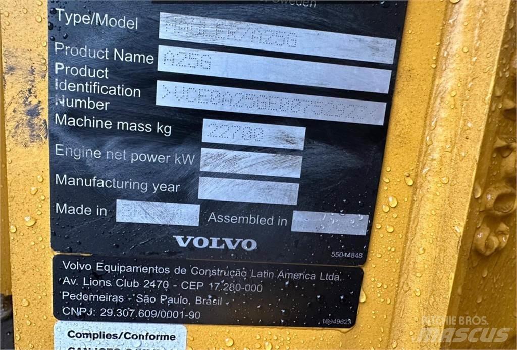 Volvo A25G Terrængående lastbiler