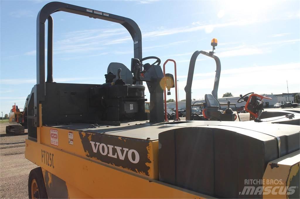 Volvo PT125C Tromle med luftdæk