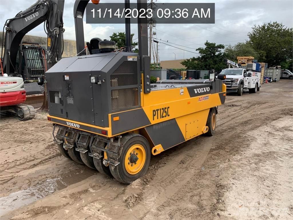Volvo PT125C Tromle med luftdæk
