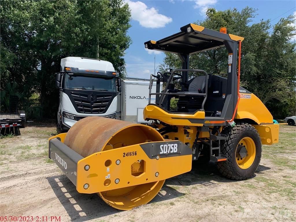 Volvo SD75B Tvilling tromle