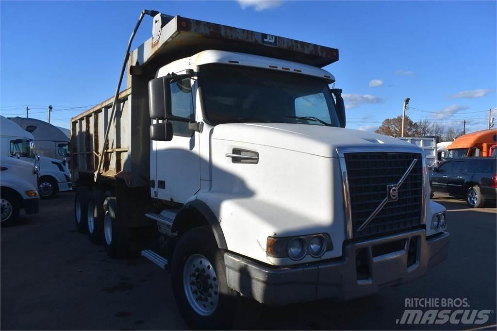 Volvo VHD84B200 Lastbiler med tip