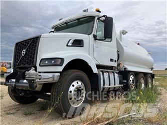 Volvo VHD84B300 Tankvogne - vand
