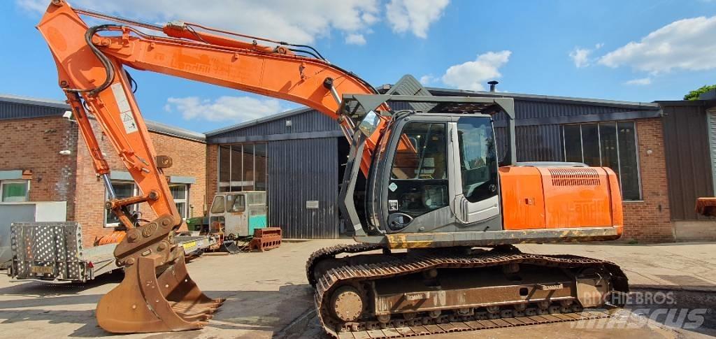 Hitachi ZX 210 LC-3 Gravemaskiner på larvebånd