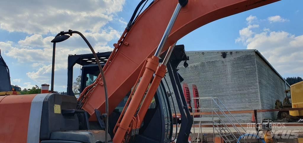 Hitachi ZX 210 LC-3 Gravemaskiner på larvebånd