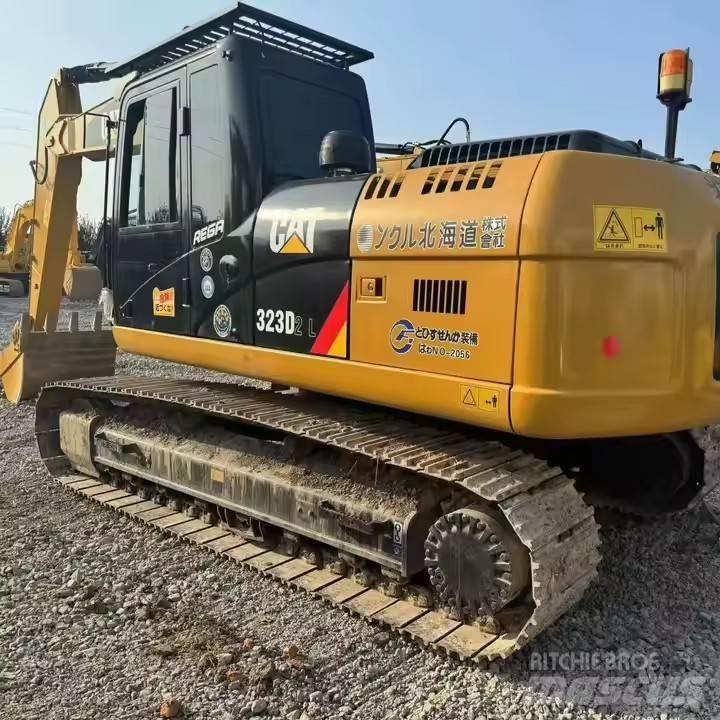 CAT CAT323D2L Gravemaskiner på larvebånd