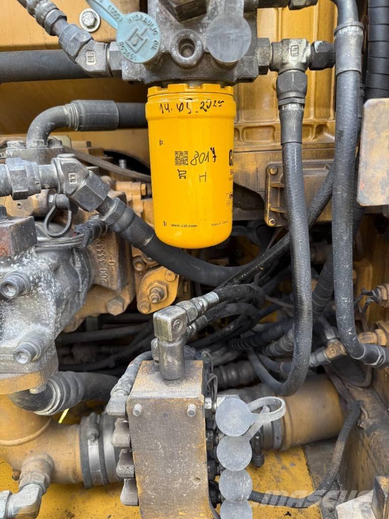 CAT 323 D L Gravemaskiner på larvebånd