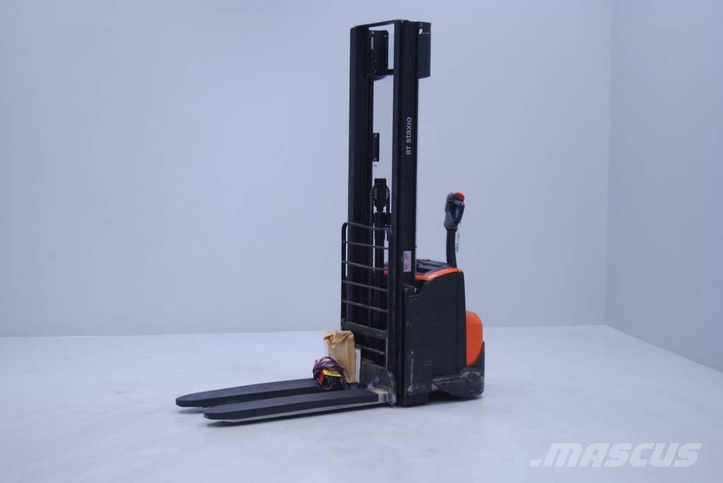 Toyota SWE120 Gaffelstabler med gående fører