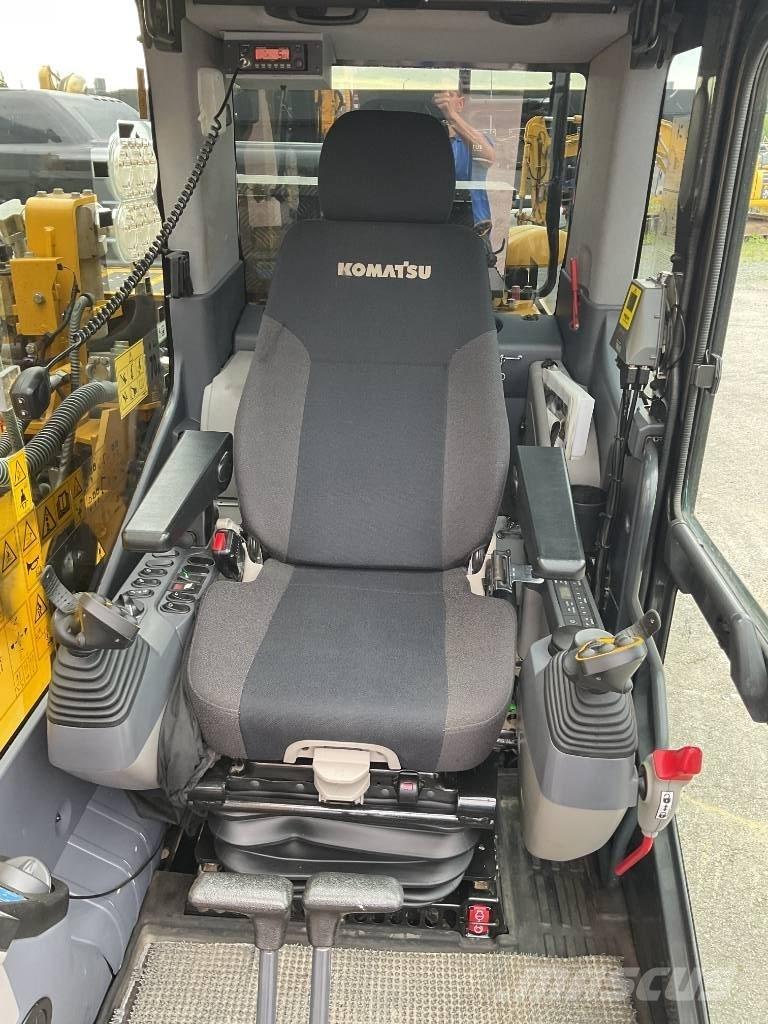 Komatsu PC240LC-11 Gravemaskiner på larvebånd