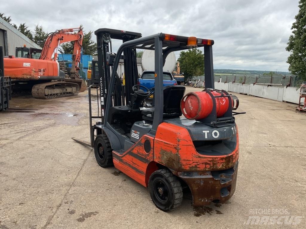 Toyota 02-8FGF25 LPG gaffeltrucks