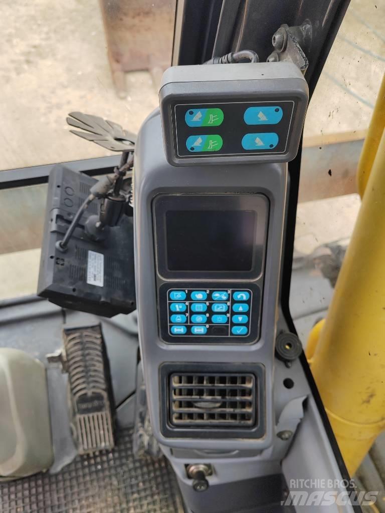 Komatsu PW 180-7EO Gravemaskiner på hjul