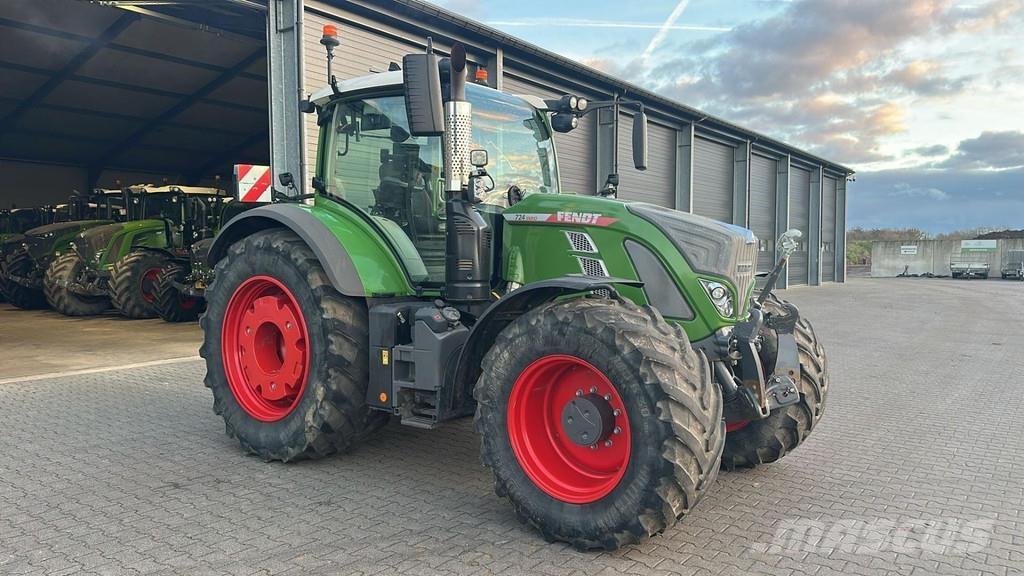 Fendt 724 VARIO Traktorer