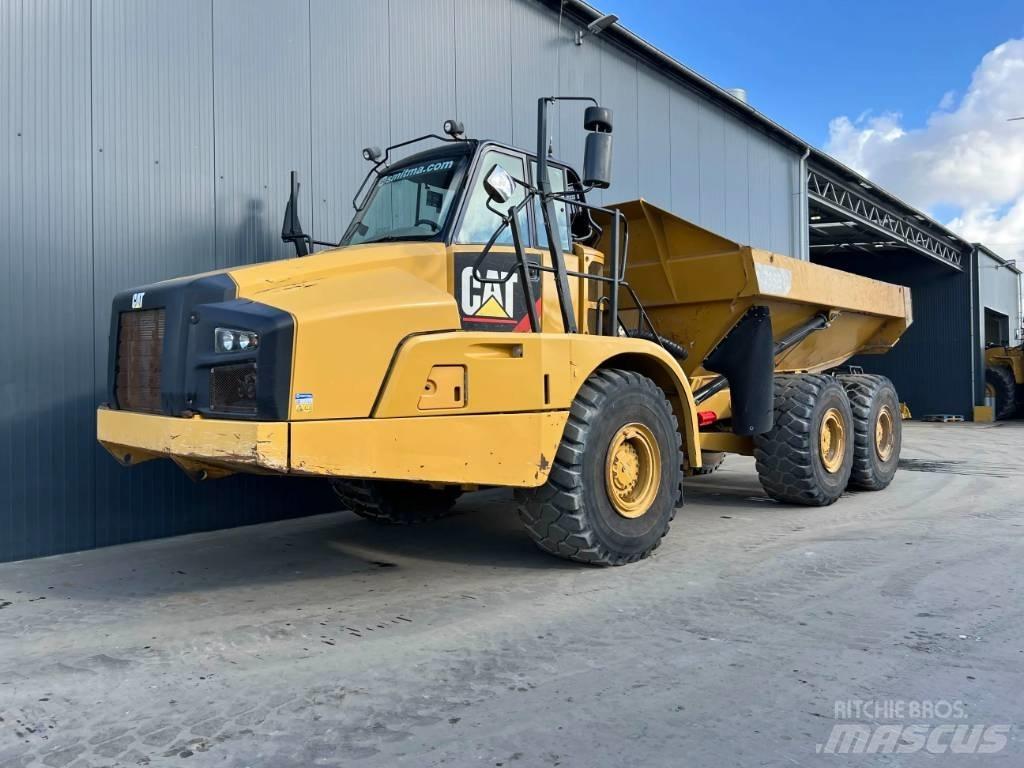 CAT 735B Terrængående lastbiler