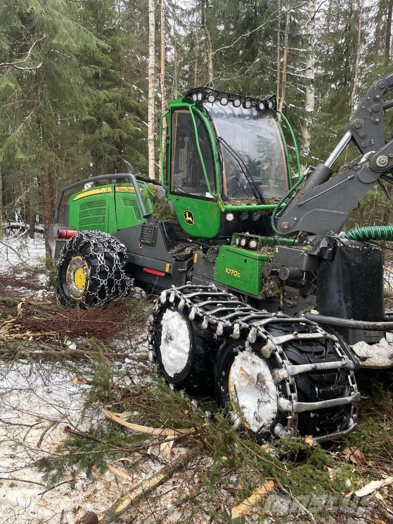John Deere 1070 G Skovningsmaskiner