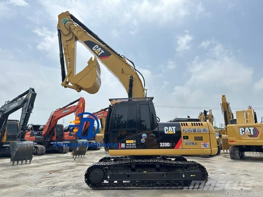 CAT 320 D2 Gravemaskiner på larvebånd