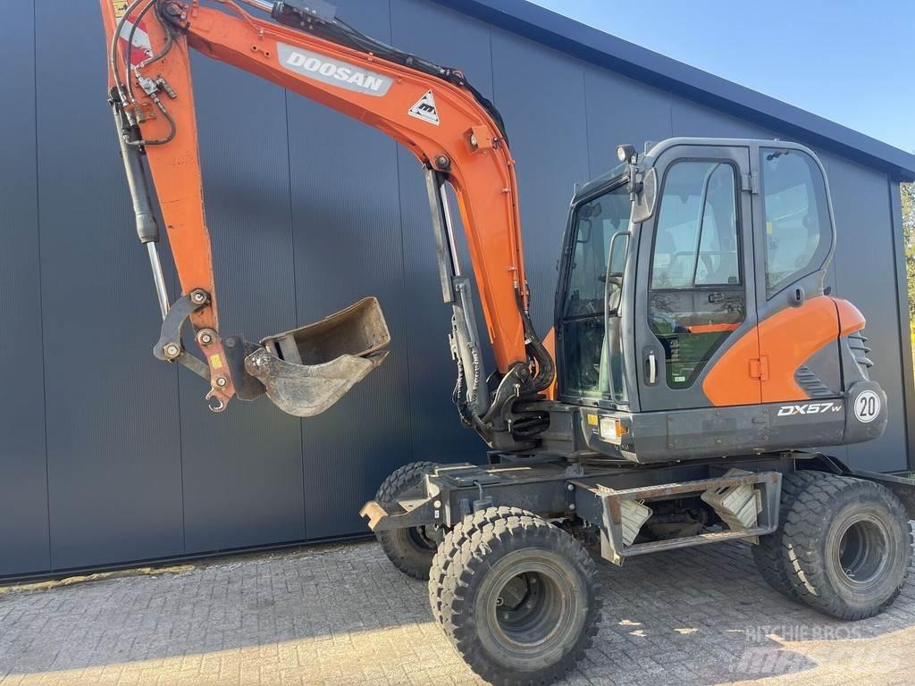 Doosan DX57W Gravemaskiner på hjul
