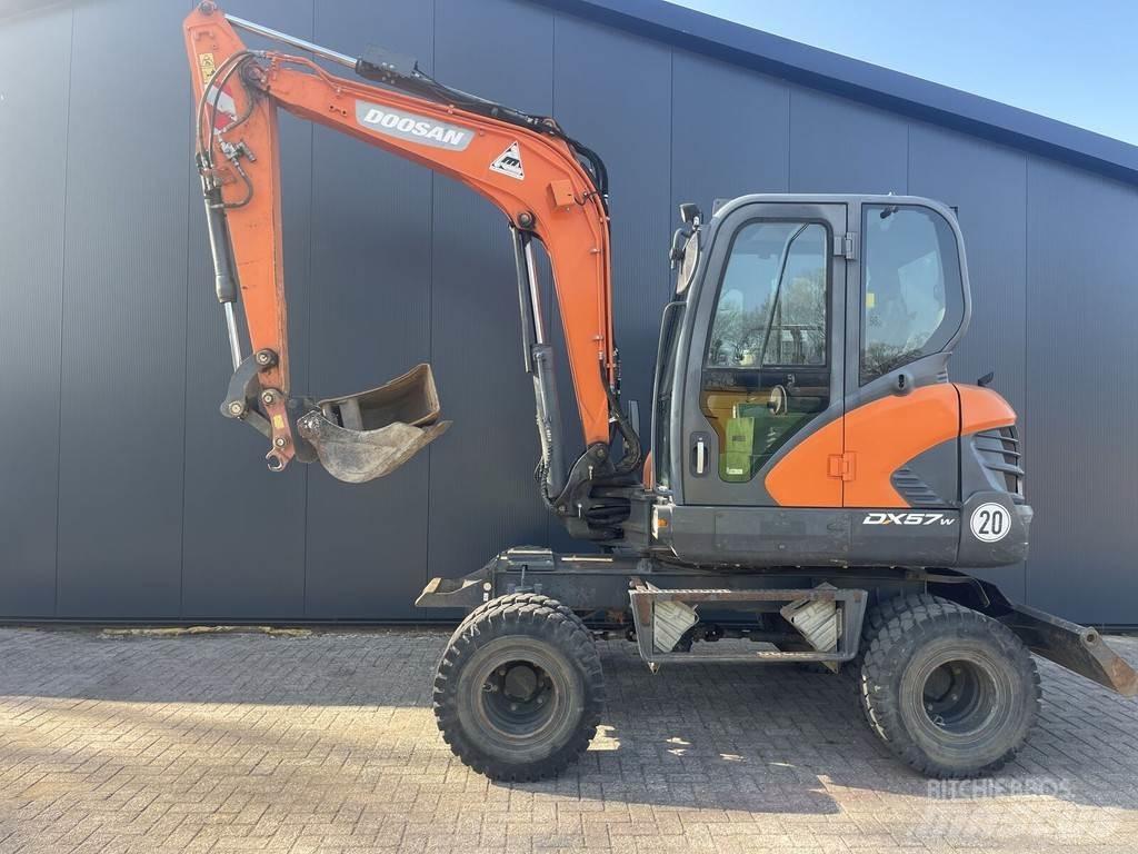 Doosan DX57W Gravemaskiner på hjul