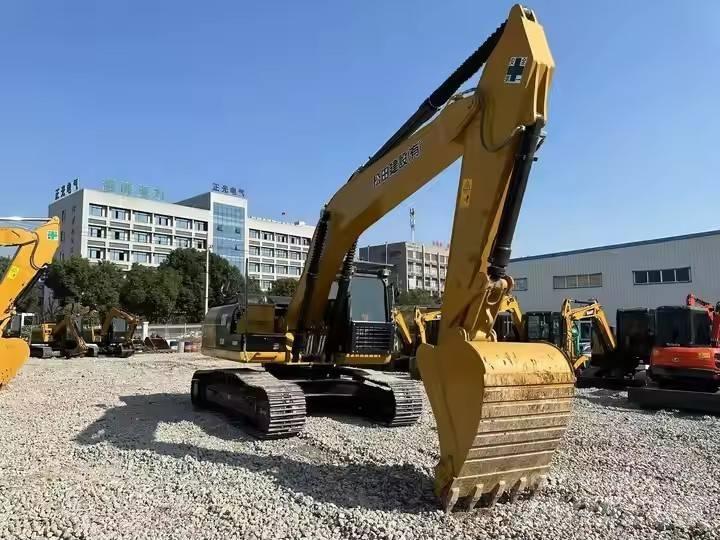 CAT CAT324D2 Gravemaskiner på larvebånd